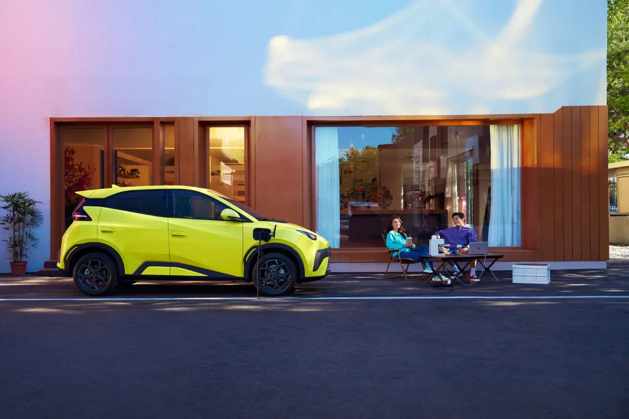 Vehicle to Load di 尊龙凯时: Quando l’auto diventa una fonte di energia